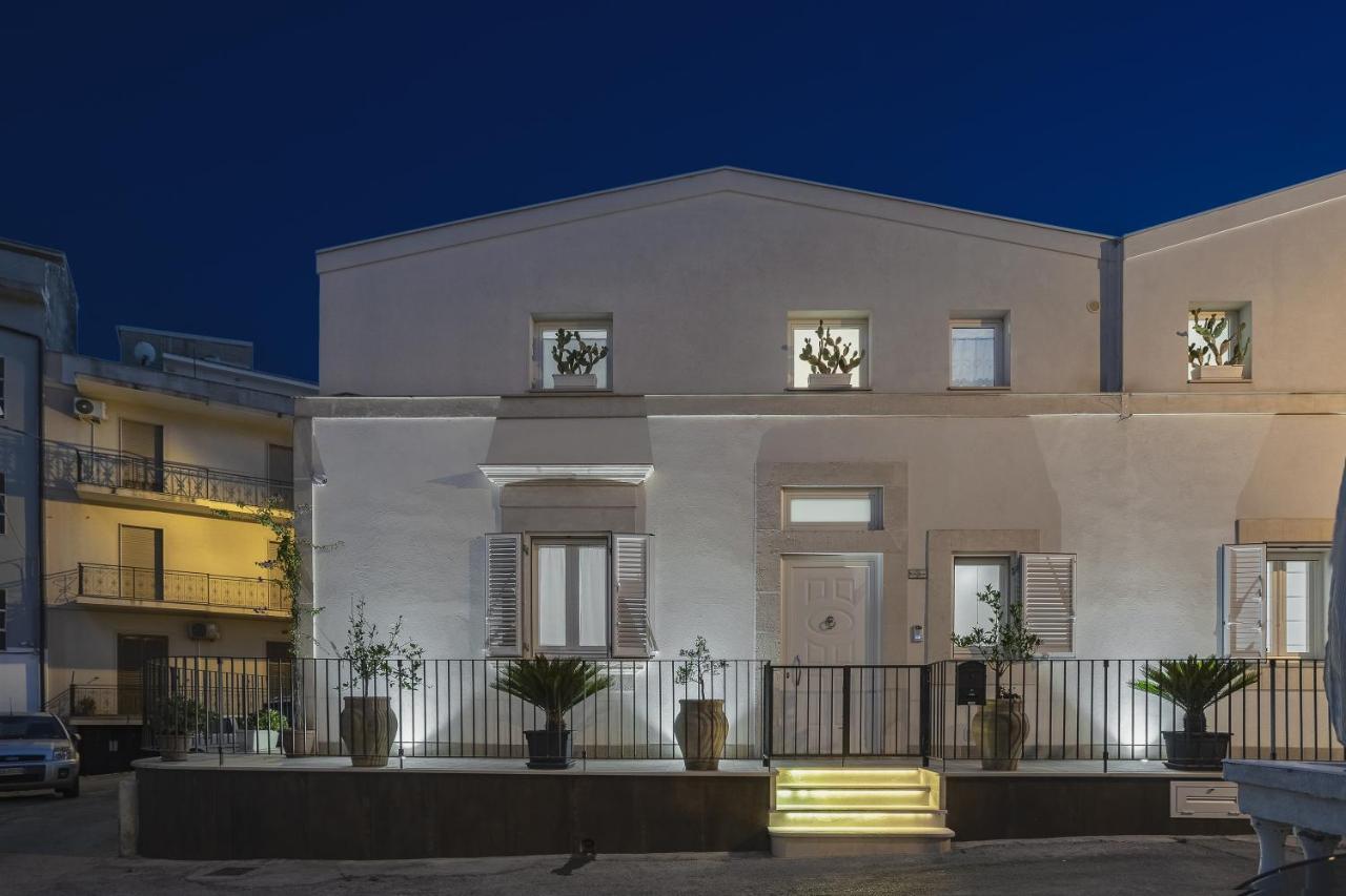 Casa Vacanze "Oceano Mare" Pozzallo Exteriör bild