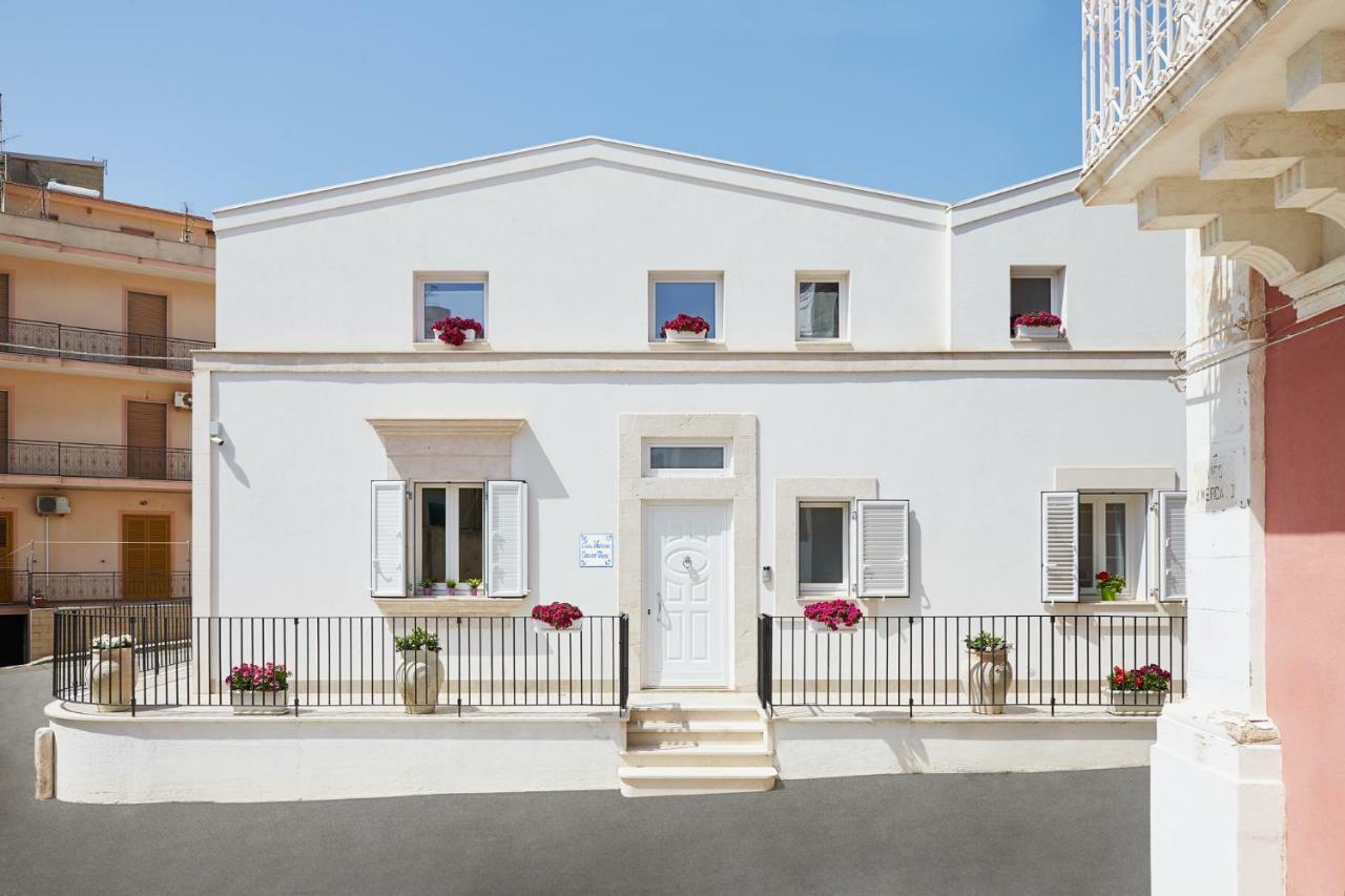 Casa Vacanze "Oceano Mare" Pozzallo Exteriör bild